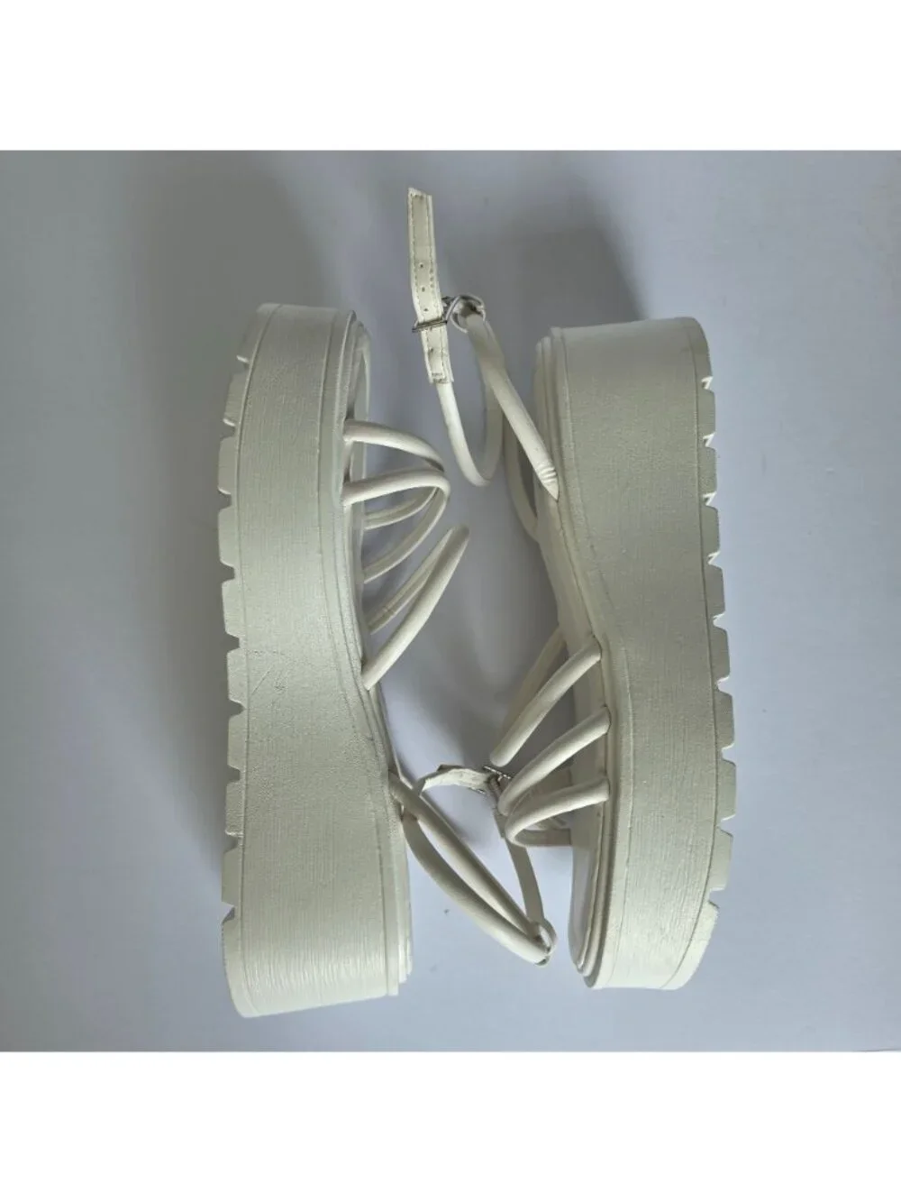 Rouge White Platform Sandals Strappy Chunky Lug Sole Costal Summer Shoes. Sz 10